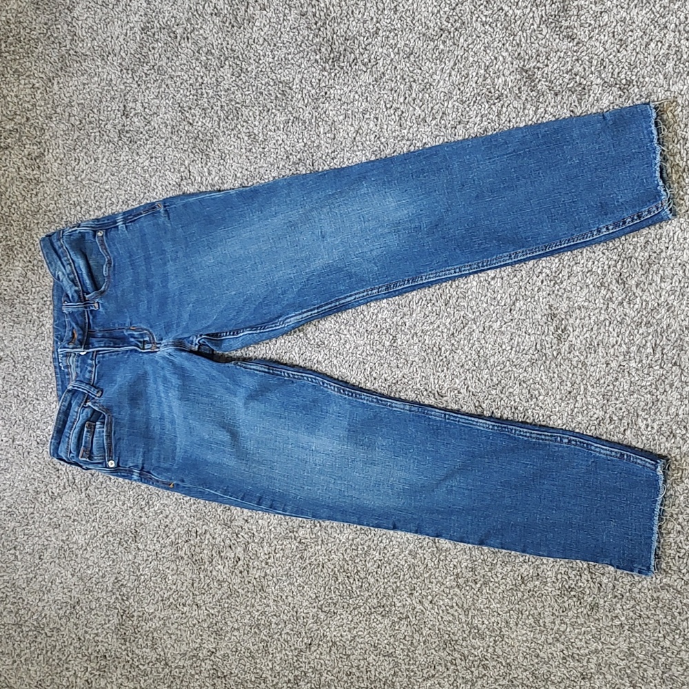 Old Navy Classic Blue Wash Raw Hem Elastic Waist Cropped Jeans